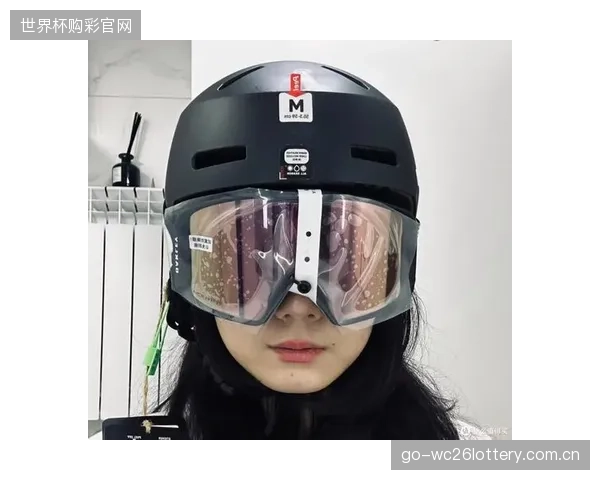 策马特滑雪场的实地测试揭示：Oakley新款雪镜如何利用MEMS气压计实时校准，解决GPS在复杂地形下的海拔漂移难题
